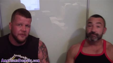 Muscly Amateur Kissing BoyFriendTV