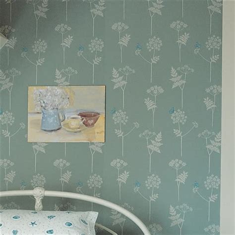 Cow Parsley Duck Egg Cornflower tapet från Vanessa Arbuthnott Tapetorama