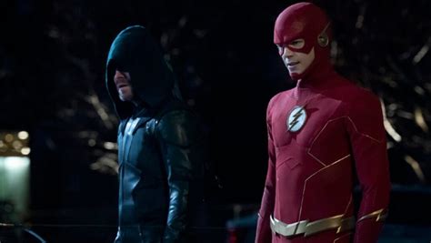 The Flash Reunites With Green Arrow and More Heroes in Final Arrowverse ...