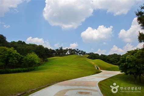 Gongju Songsan Ri Tombs And Royal Tomb Of King Muryeong Unesco World