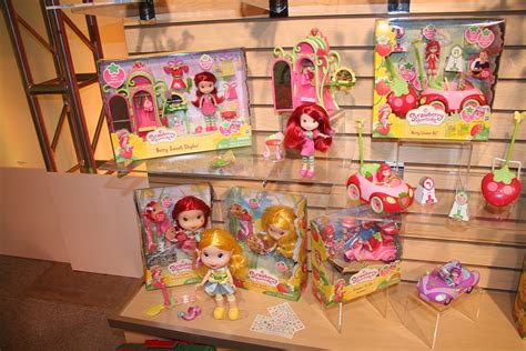 Toy Fair 2010 Coverage Hasbro Strawberry Shortcake Parry Game Preserve