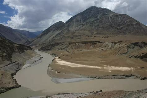 Indus River | Travelinos.com