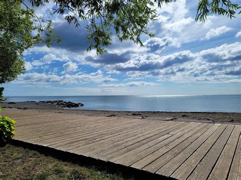 visit  beach toronto traveling pari