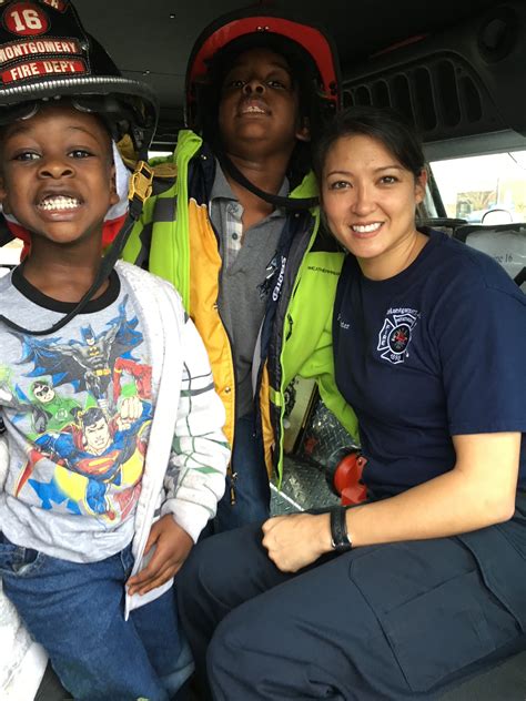 Trailblazing Reservist First Drill Status Airman Takes On Junior ROTC