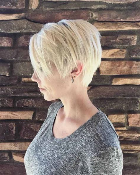 Zoom sur la coupe dégradé court femme : venez découvrir nos idées de ...