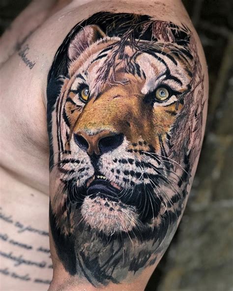 Surrealistic tattoos by Roberto Carlos Sanchez Mesa | iNKPPL | Tiger ...