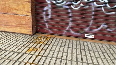 Cadena De Ataques A Sedes Del PSOE Lanzamiento De Huevos Y Pintadas