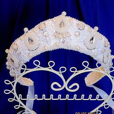 Диадема для невесты – купить на Ярмарке Мастеров | Ручная работа и хенд ...