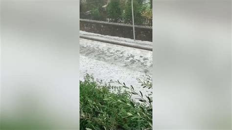 Grandine Come Neve Le Strade Si Trasformano In Fiumi E Tutto Si