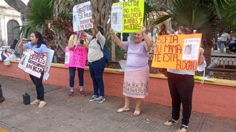 Frente A Palacio De Gobierno Exhiben Nuevo Caso De Violencia Vicaria En