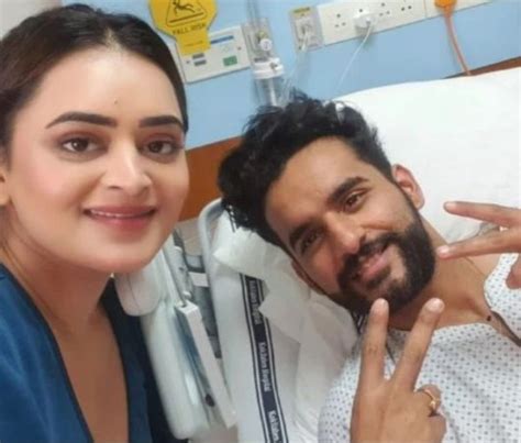 Bebika Dhurve Visits Abhishek Malhan In The Hospital Elvish Yadav