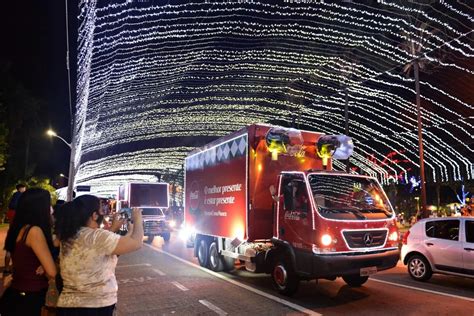 Caravana de Natal da Coca Cola vai passar por 12 cidades em Goiás veja