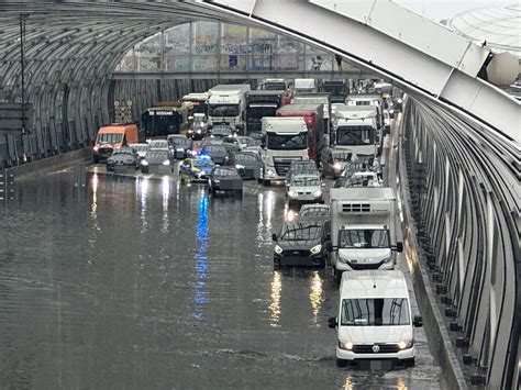 Warszawa Totalnie Zalana Po Gigantycznej Ulewie Wielki Parali Ca E