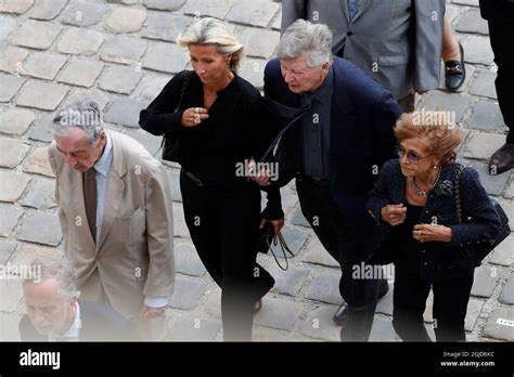 Natty Tardivel et les parents de Jean Paul Belmondo partent après une