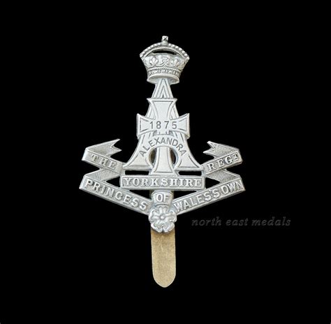 Yorkshire Regiment Cap Badge British Badges And Medals