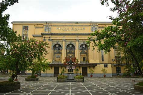 Manila City Hall Facade in Manila, Philippines Editorial Photography ...