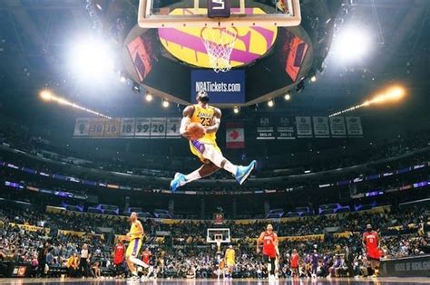 Lakers News: LeBron James Reflects On Identical Kobe Bryant Dunk