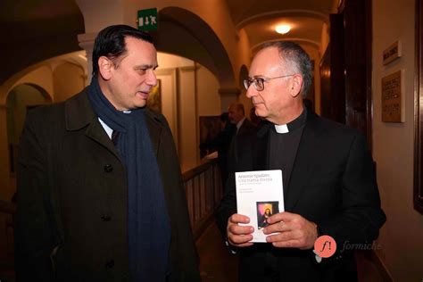 Chi Ha Pizzicato Pizzi Alla Presentazione Del Libro Di Padre Spadaro