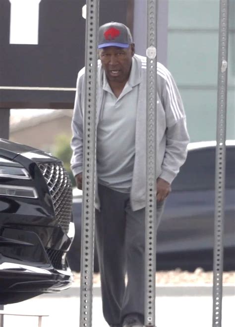 O.J. Simpson, 76, appears frail as he’s spotted walking in Las Vegas
