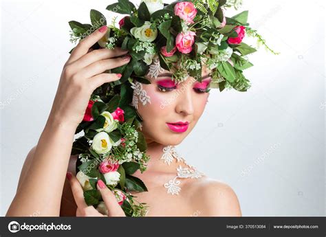 Portrait Beautiful Brunette Huge Erect Eyelashes Image Spring Wreath Roses Stock Photo