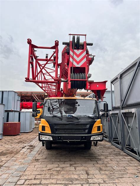 Hot Selling Hydraulic Ton Mobile Truck Crane Stc C In Africa