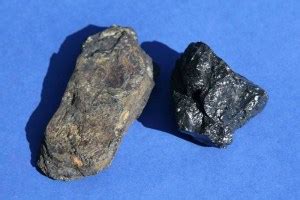 Coal. Bituminous (L) and anthracite (R). – Geology Pics