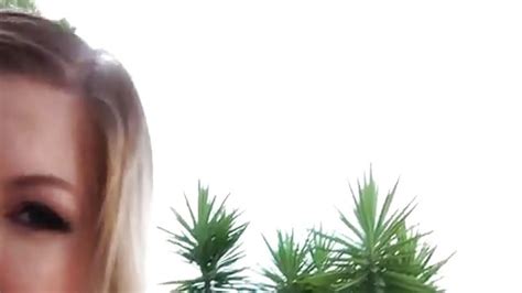 Femme Gros Cul Joue Avec Un Jouet Anal Porndroids