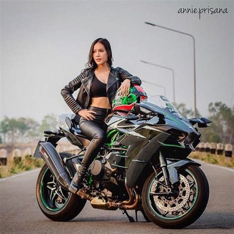 Biker Girl On Kawasaki Ninja H2r Garotas De Moto Motos Garotas