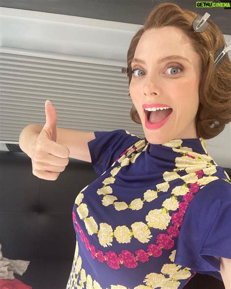 April Bowlby Wiki, Biography, Age, Gallery, Spouse and more