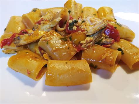 Paccheri con Ricciola | Ricetta di FraGolosi