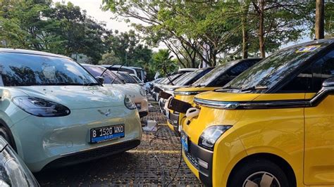 Pengisian Daya Mobil Listrik Terbanyak Di Satu Lokasi Torehkan Rekor