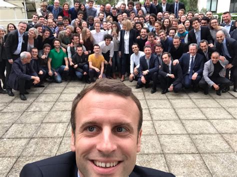 Emmanuel Macron Son Selfie Trop Cool Avec Son Quipe Closer