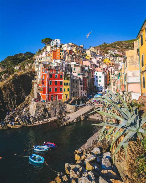 riomaggiore cinque terre   peaceful village  cinque terre
