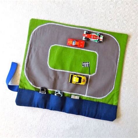 Мамочкам мальчишек посвящается ! Мелкие машинки с собой на прогулку , в ...