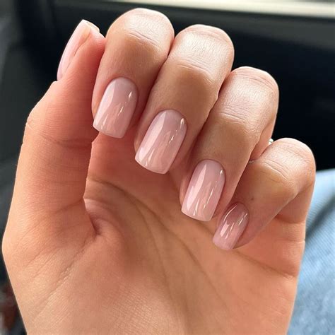 Uñas color nude los diseños MÁS sofisticados para llevar a la oficina