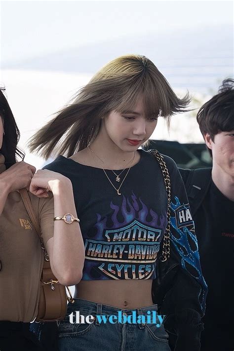 Pin Di Lalisa Manoban Su 2019 Airport Lisa 01