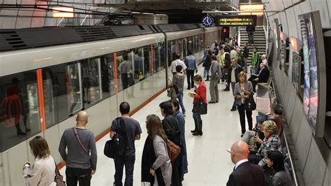 Metro Bilbao Recupera Poco A Poco La Normalidad Tras Solucionarse La