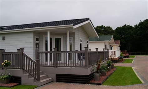 Luxury Lodges At Elm Farm Country Park Essex Luxury Lodge Country