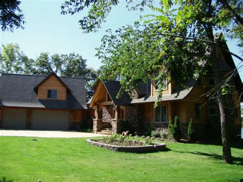 Mississippi River House - Great Northern Woodworks - Great Northern Woodworks