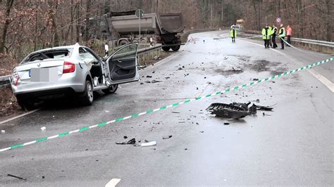 Mann Nach Unfall Mit LKW Bei St Ingbert Im Krankenhaus Gestorben