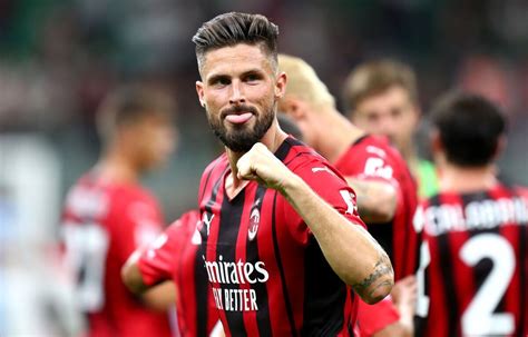 Italie Large Victoire Du Milan Ac Grâce à Un Doublé Dolivier Giroud