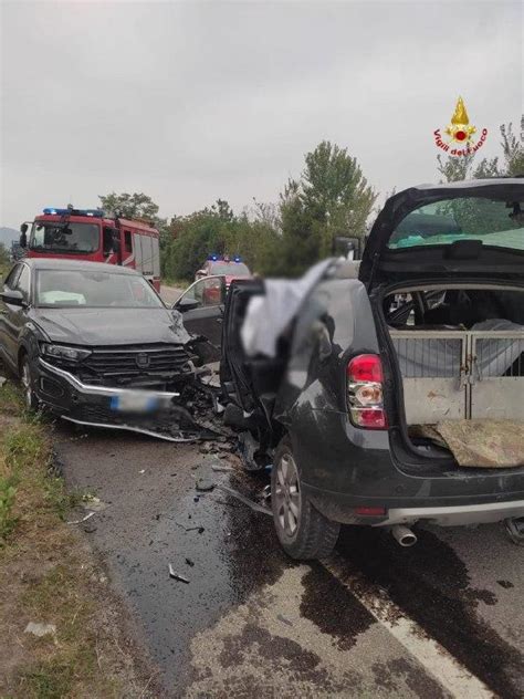 Incidente Mortale A Castellarano Finisce Con L Auto Contro Un Camion