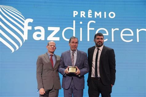 ABL recebe o prêmio Faz Diferença 2023 na categoria Livros