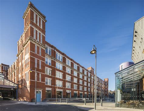 ISLINGTON SQUARE PROVES SOUGHT-AFTER ADDRESS WITH OVER £125M OF HOMES