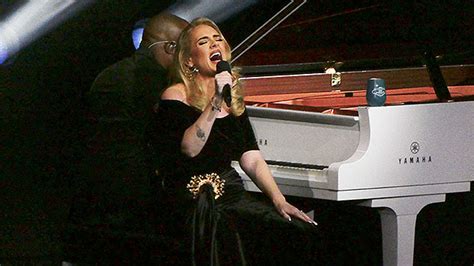 Adele Gives Warning To Fans About Throwing Things On Stage – Hollywood Life