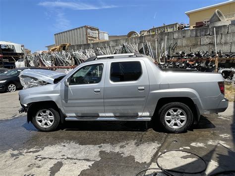 OEM Honda Ridgeline Parts Car - Parting Out Parts - Extreme Auto Parts ...