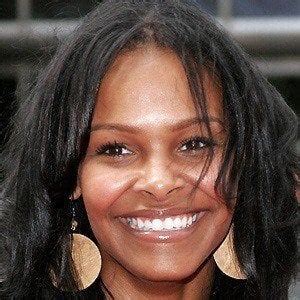 Samantha Mumba - Age, Family, Bio | Famous Birthdays