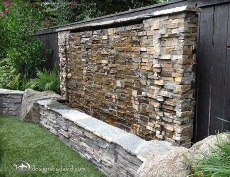 38 Wonderful Outdoor Water Walls for Your Backyard