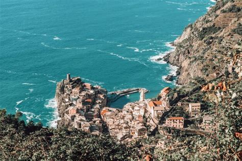 Premium Photo View Of The Beautiful Seaside Of Vernazza Village In