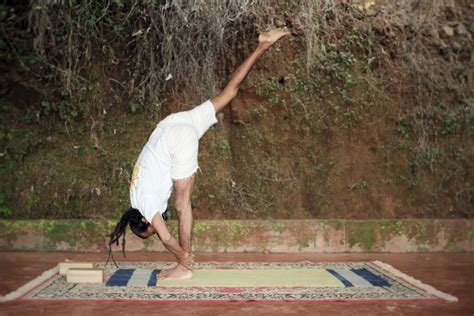 Standing Split Pose And Benefits Shree Hari Yoga School